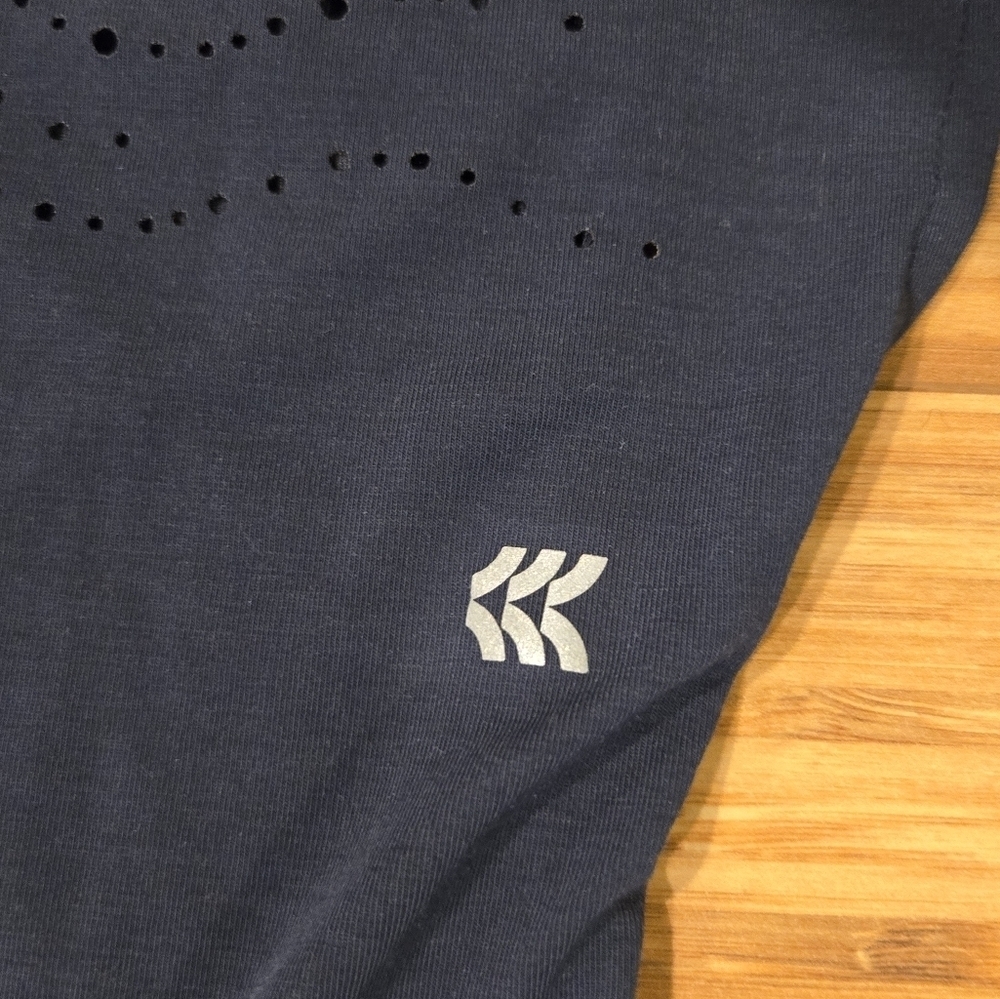 NWT All In Motion Navy Sleeveless Top - Picture 8 of 8